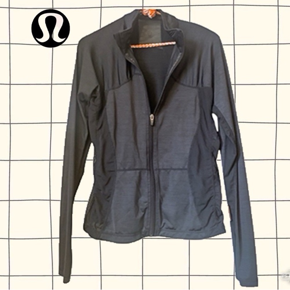 🍉LULULEMON• DEFINE RUNNING JACKET